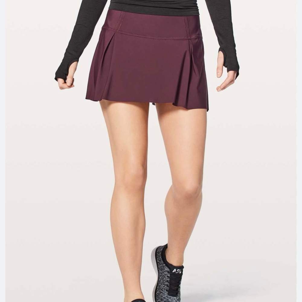 Lululemon lost in Pace skirt